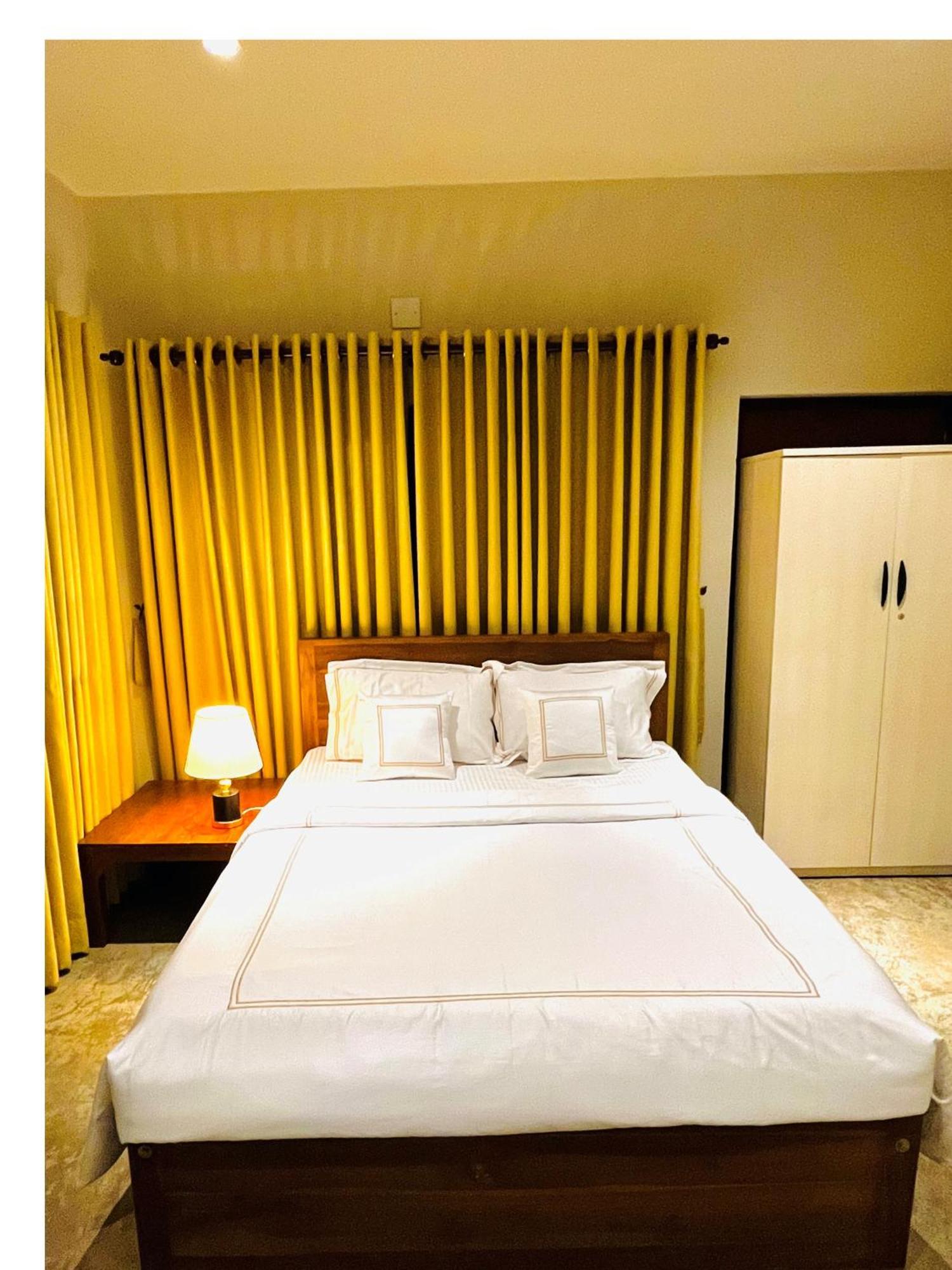 נגומבו Ceylon Kingsmen Garden Hotel - Katunayake מראה חיצוני תמונה