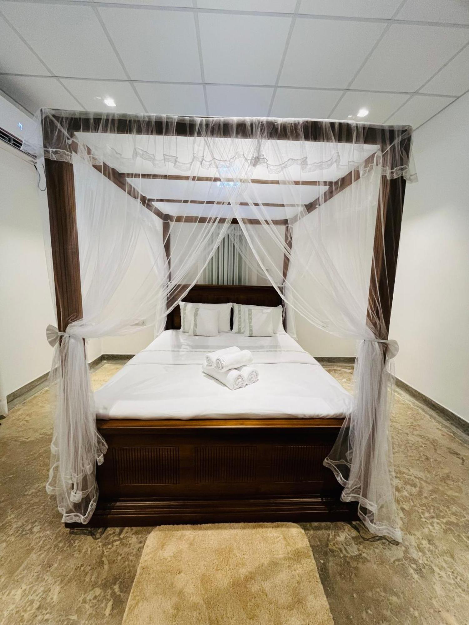 נגומבו Ceylon Kingsmen Garden Hotel - Katunayake מראה חיצוני תמונה